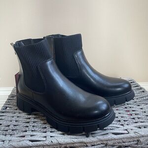New with tags, big girl, size 5, black bootie